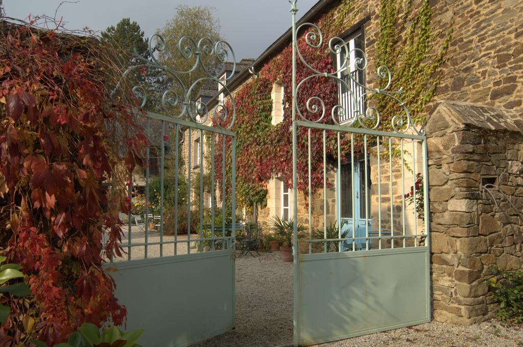 Au Pontmevault Bed & Breakfast Miniac-Morvan Exterior foto
